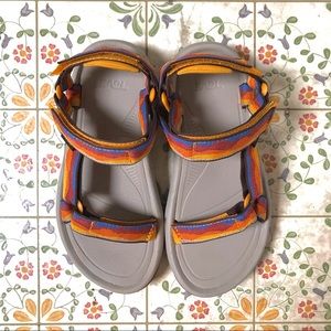 ❌SOLD❌ 🧡TEVA HURRICANE SANDALS🧡
